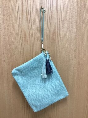 Textured Wristlet Clutch with Tassel